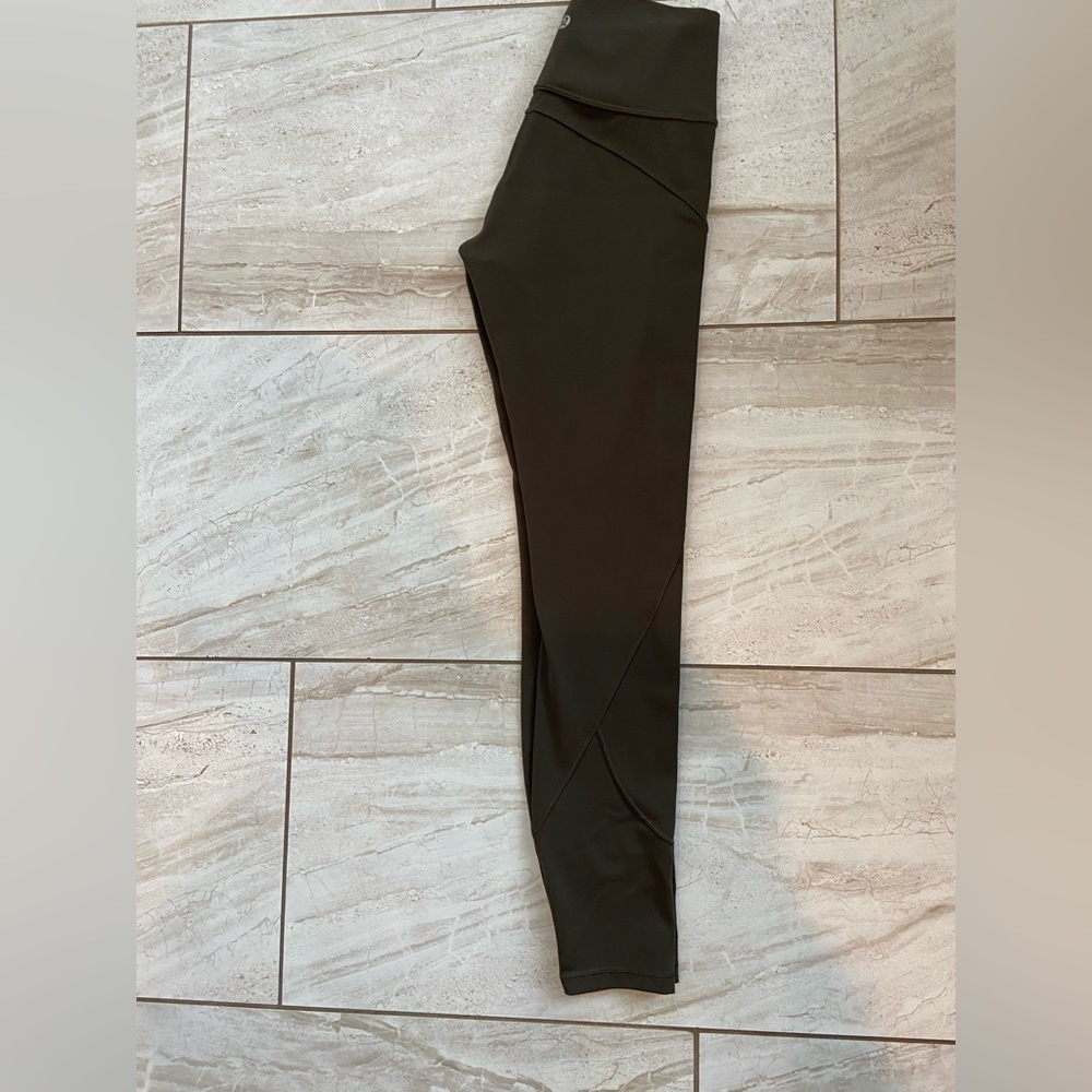 All the right places leggings; size 4